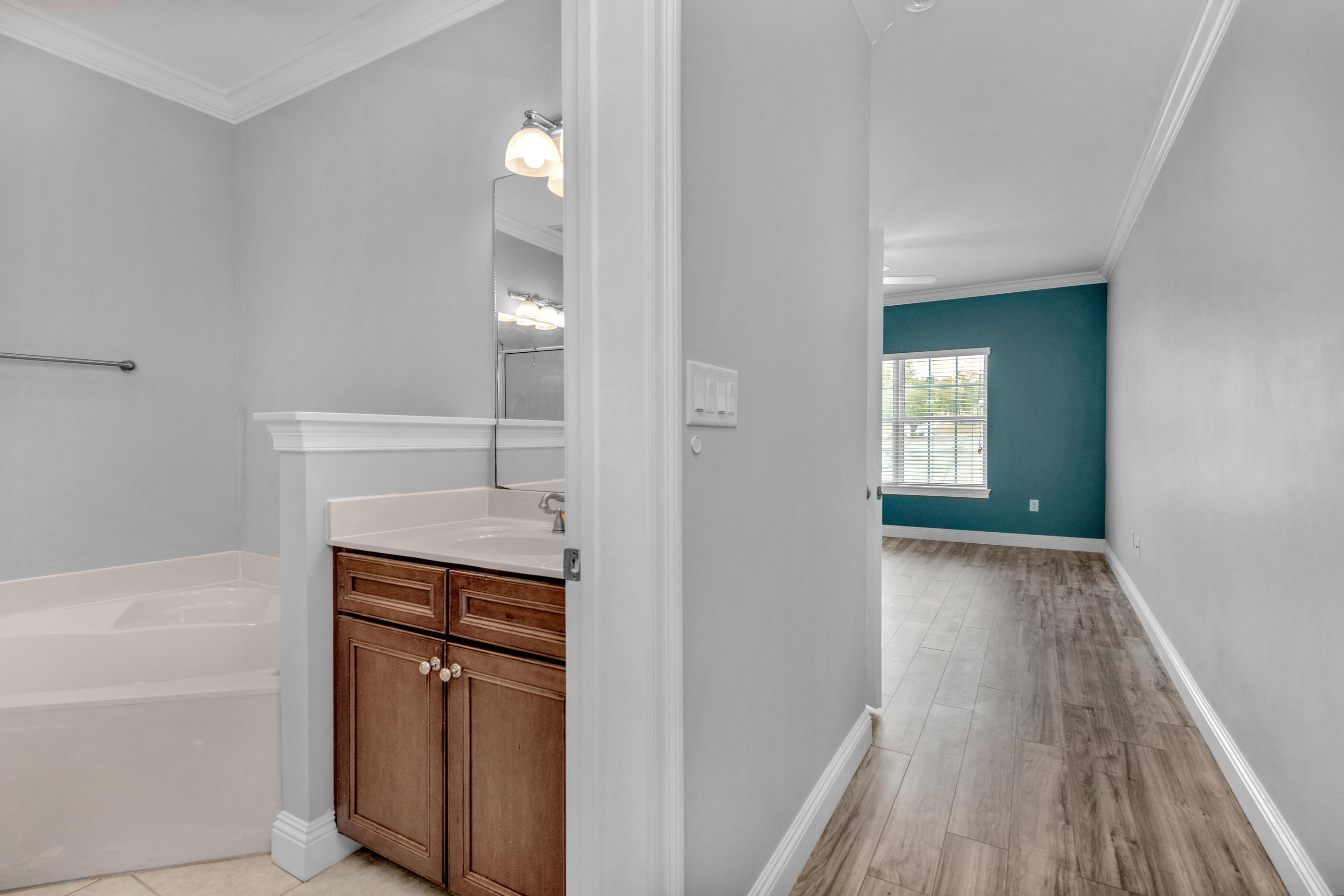 WALTON OAKS - Residential