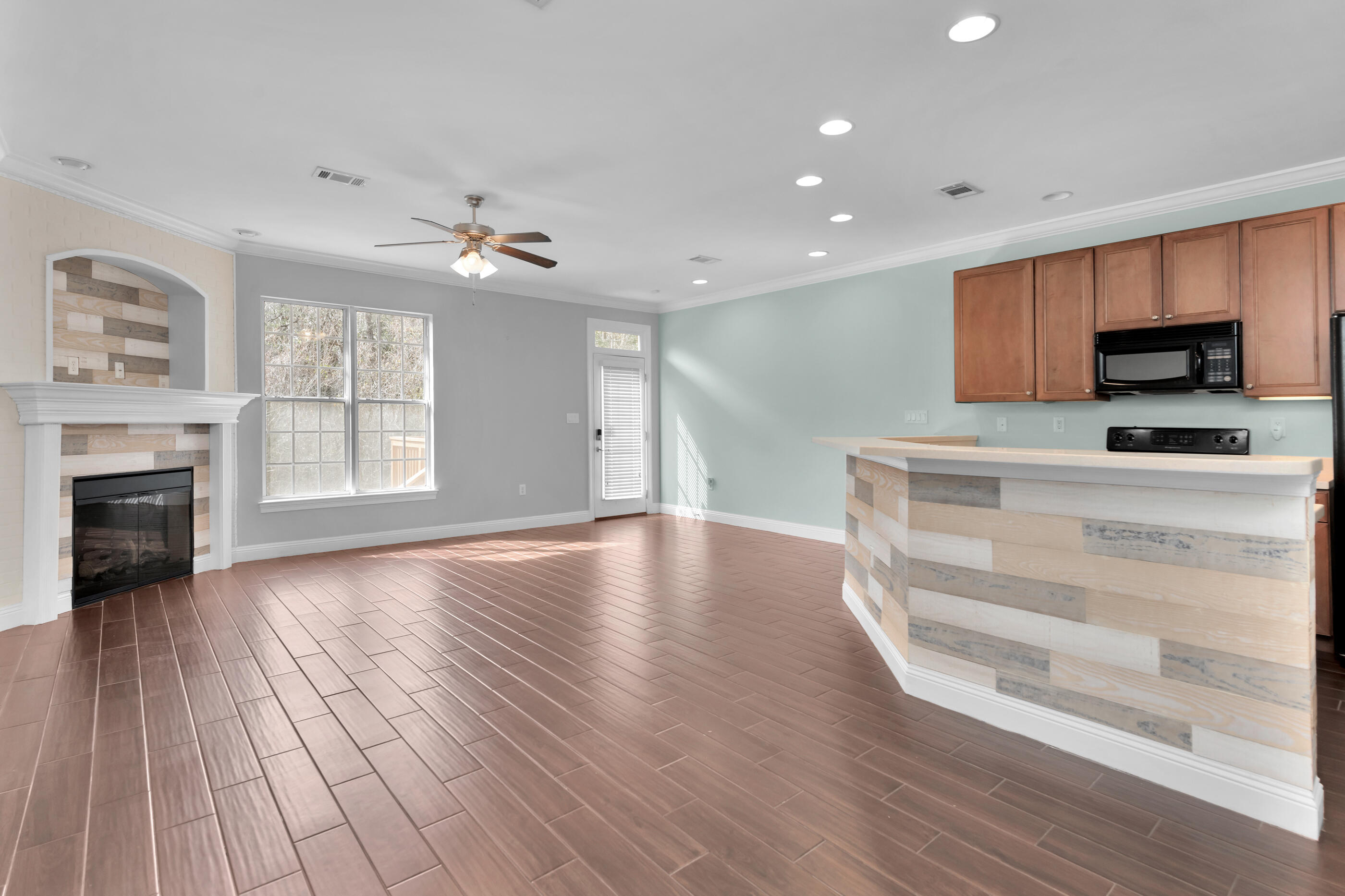 WALTON OAKS - Residential