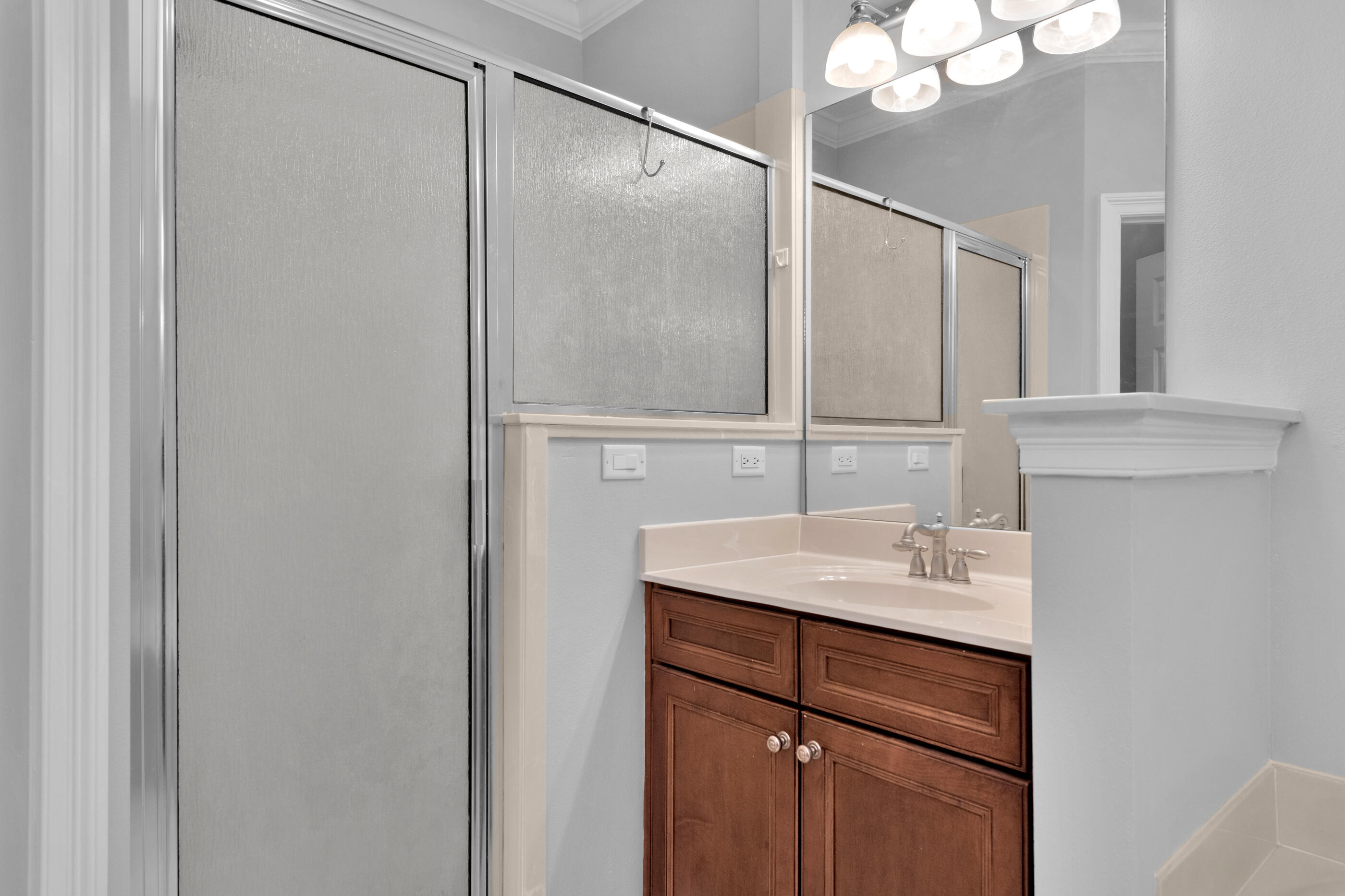 WALTON OAKS - Residential