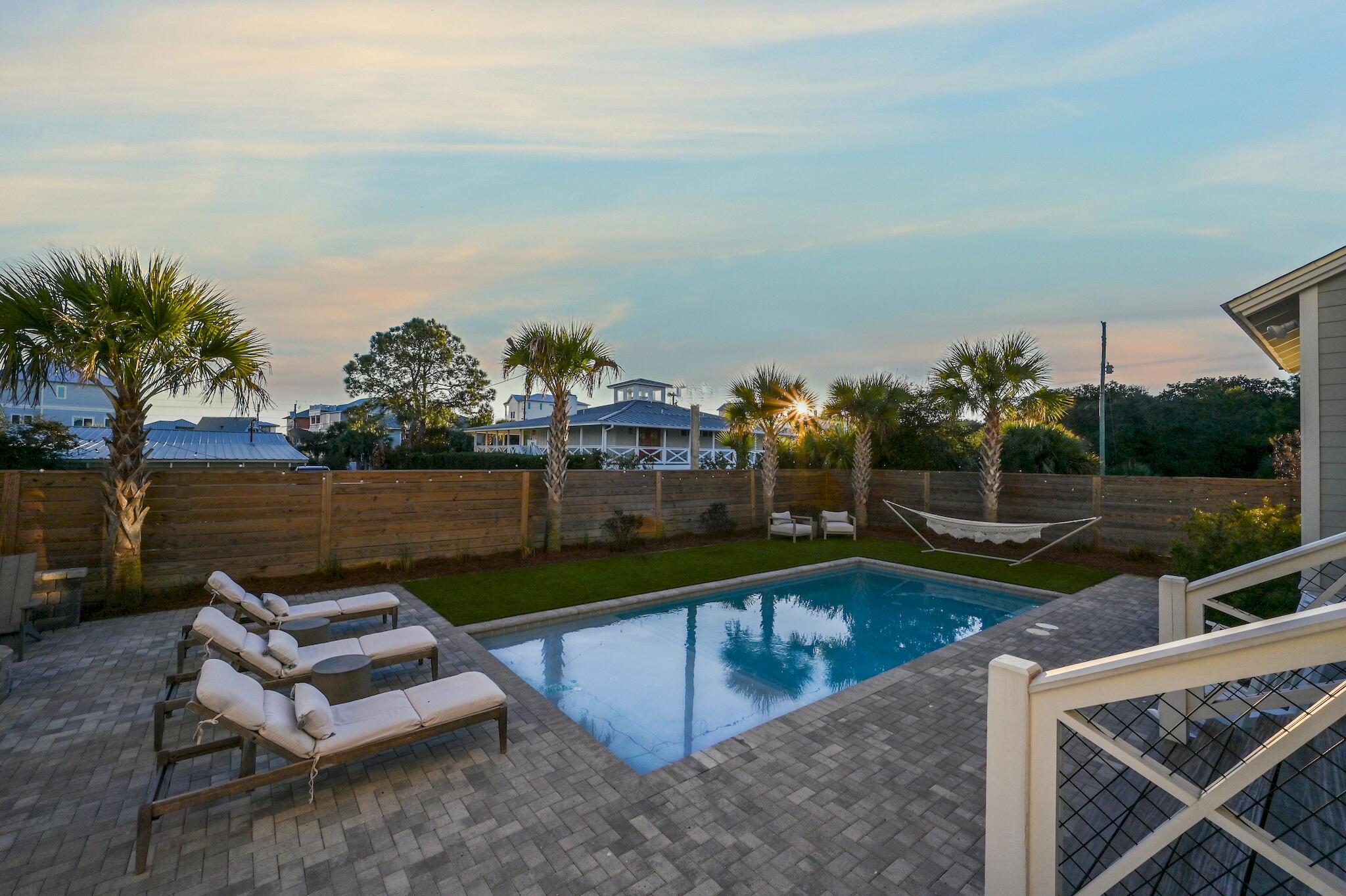 LOT 6 BLK A DUNE ALLEN 1ST ADDITION PB 2-78 OR 286-807 OR 3105-3105 OR 3243-242 - Residential