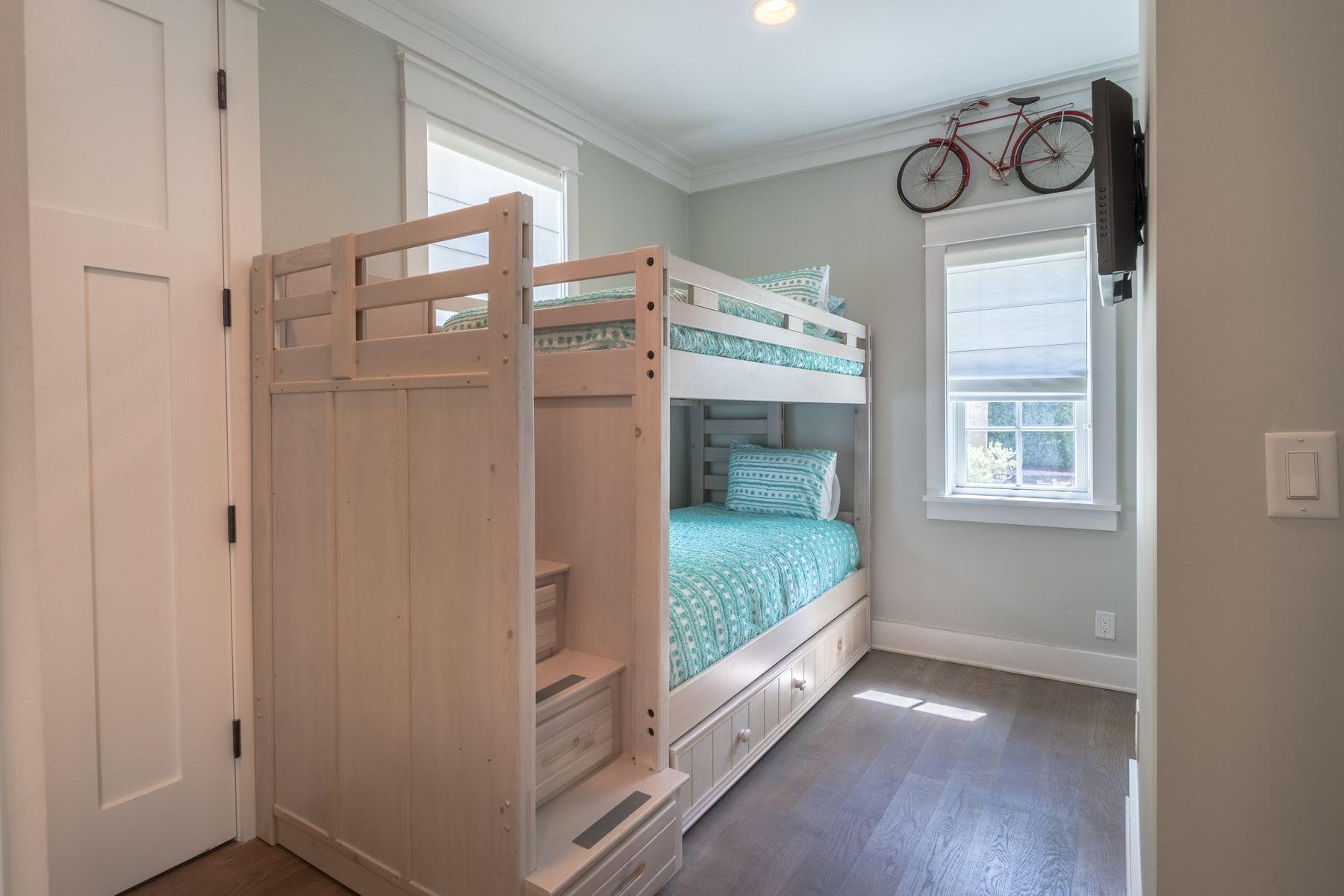 SEANEST VILLAGE - Residential