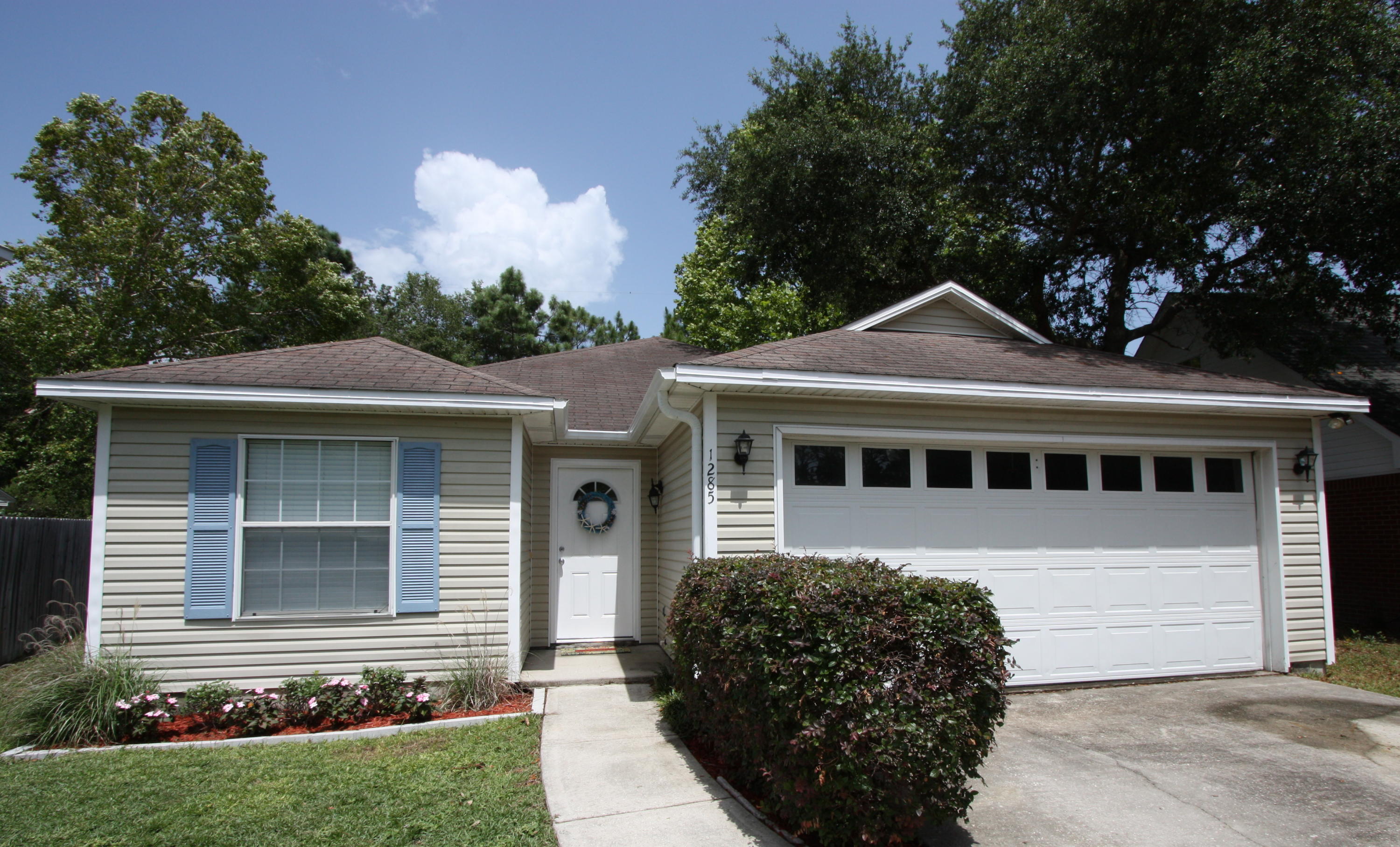 Charming, well maintained three bedroom, two bath home in Bluewater Bay. This home features a beautiful Great room with a vaulted ceiling and a fireplace. The updated kitchen has granite countertops and stainless steel appliances. The popular split bedroom floor plan has three nicely sized bedrooms. The master bathroom is complemented by granite countertops with dual sinks and an oversized tub. The home includes a laundry room and a two-car garage. The large back yard is fully fenced and includes a patio. Location, location, location: The home is a convenient commute to Eglin yet very close to the popular restaurants, shopping and beaches of Destin. The neighborhood allows you to take advantage of the vast amenities of Bluewater Bay and enjoy the solitude of a quiet street.