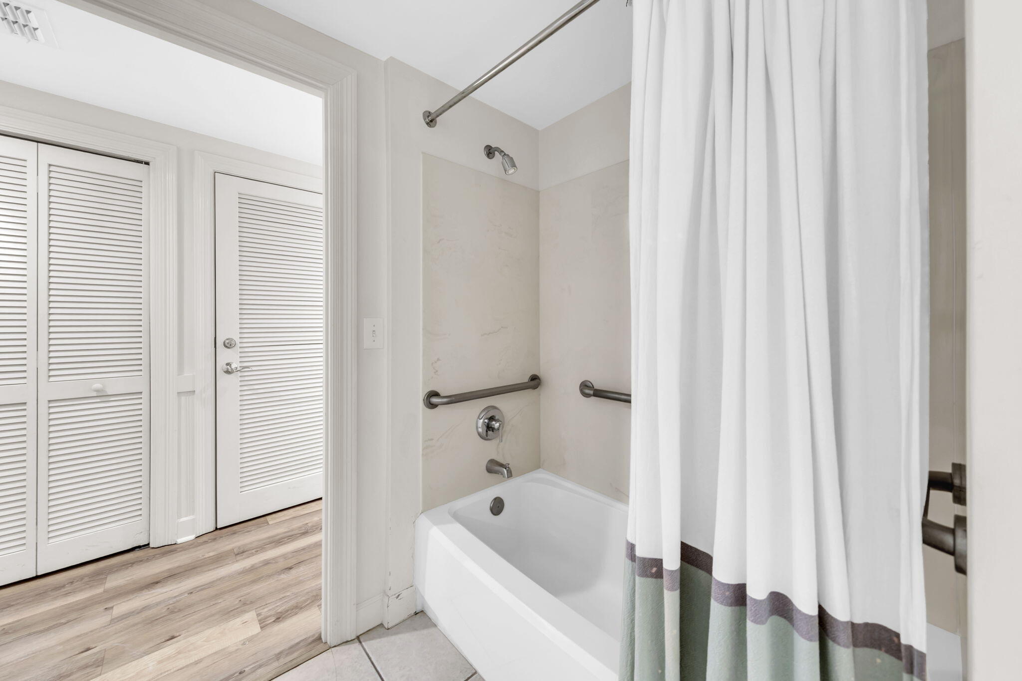 STERLING SHORES - Residential