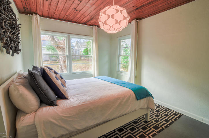 LAGUNA BEACH ESTATES - Residential