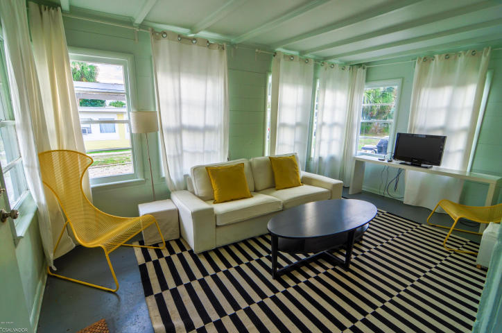 LAGUNA BEACH ESTATES - Residential