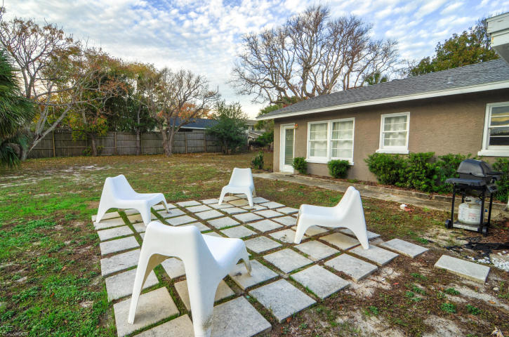 LAGUNA BEACH ESTATES - Residential