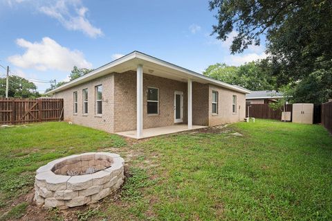 A home in Mary Esther