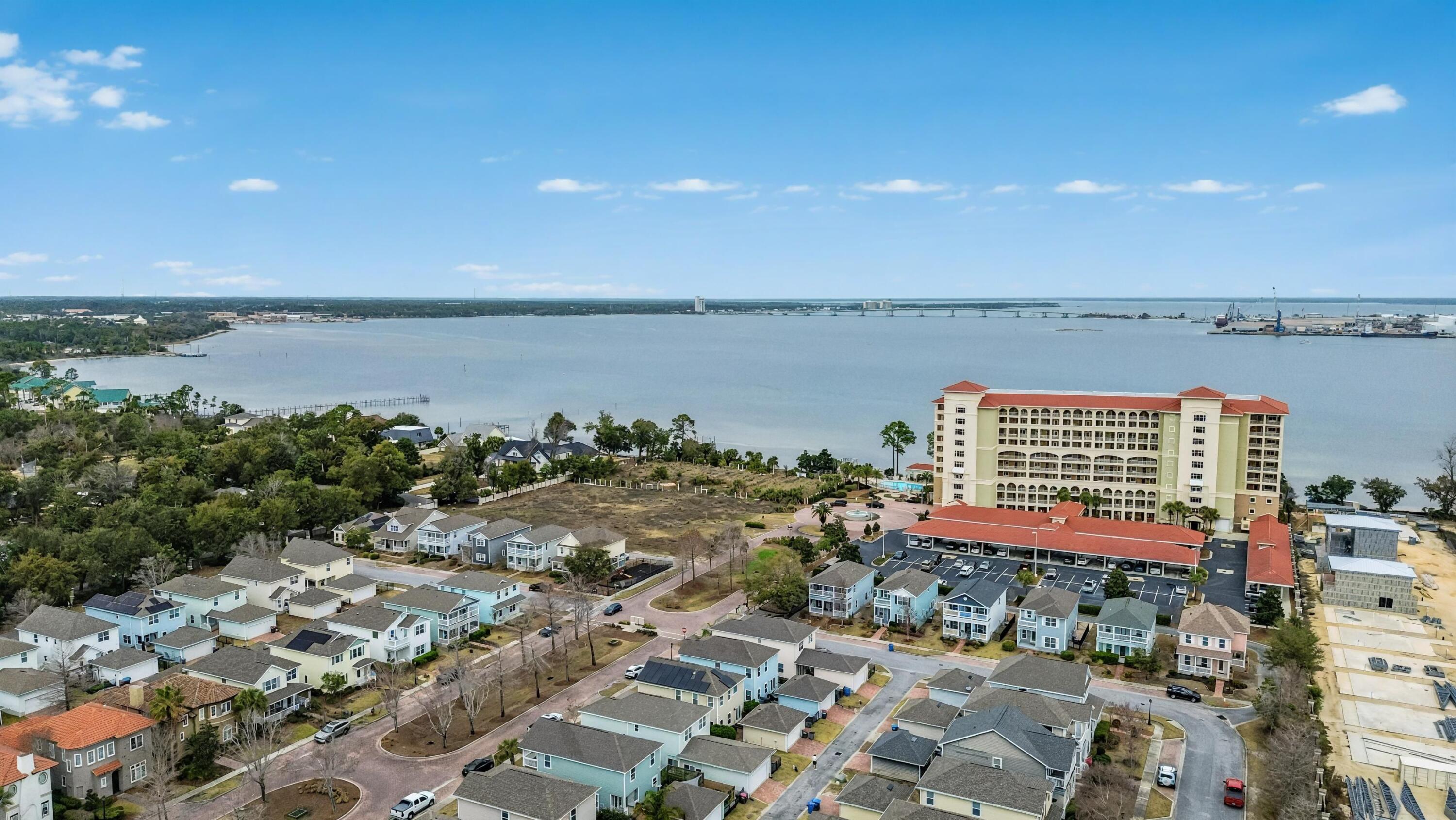 MAGNOLIA BAY - Residential