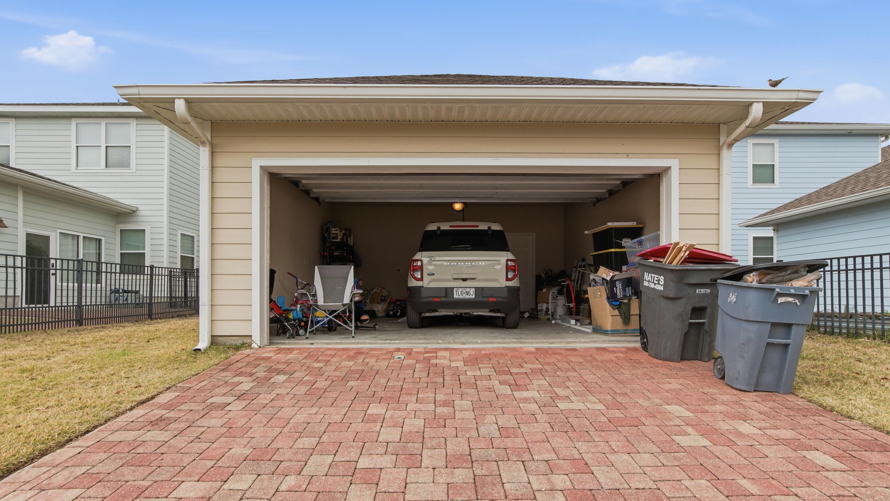 MAGNOLIA BAY - Residential