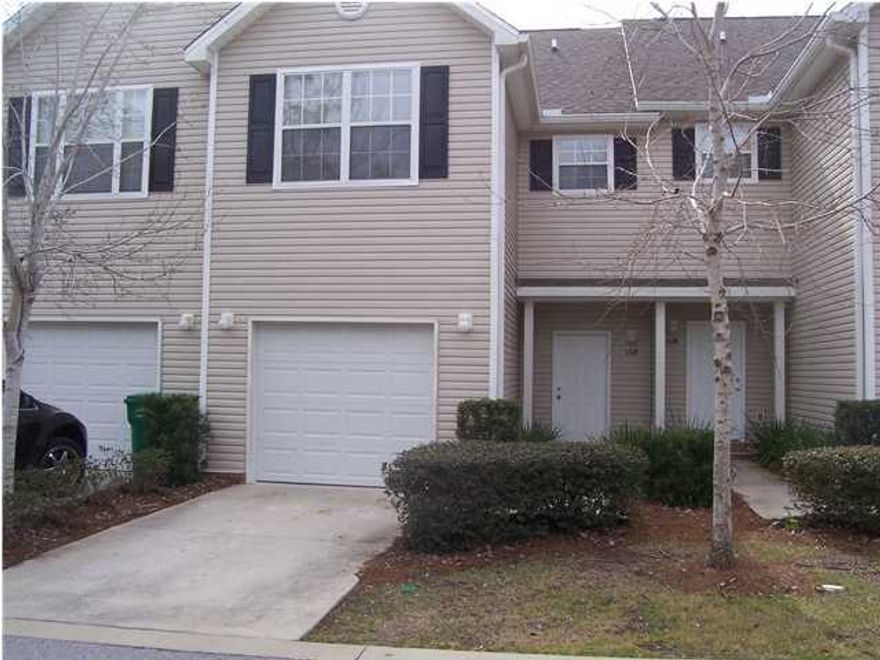 Very nice 3 bedroom 2 1/2 bath townhome with upgraded laminate flooring in first floor living areas.  The open floor plan is light and bright with plenty of space for larger furniture.  The kitchen has a pantry and plenty of cabinets and counter space with a breakfast bar and opens to the dining area. Upstairs the large master bedroom features a master bath with a garden tub and separate shower.