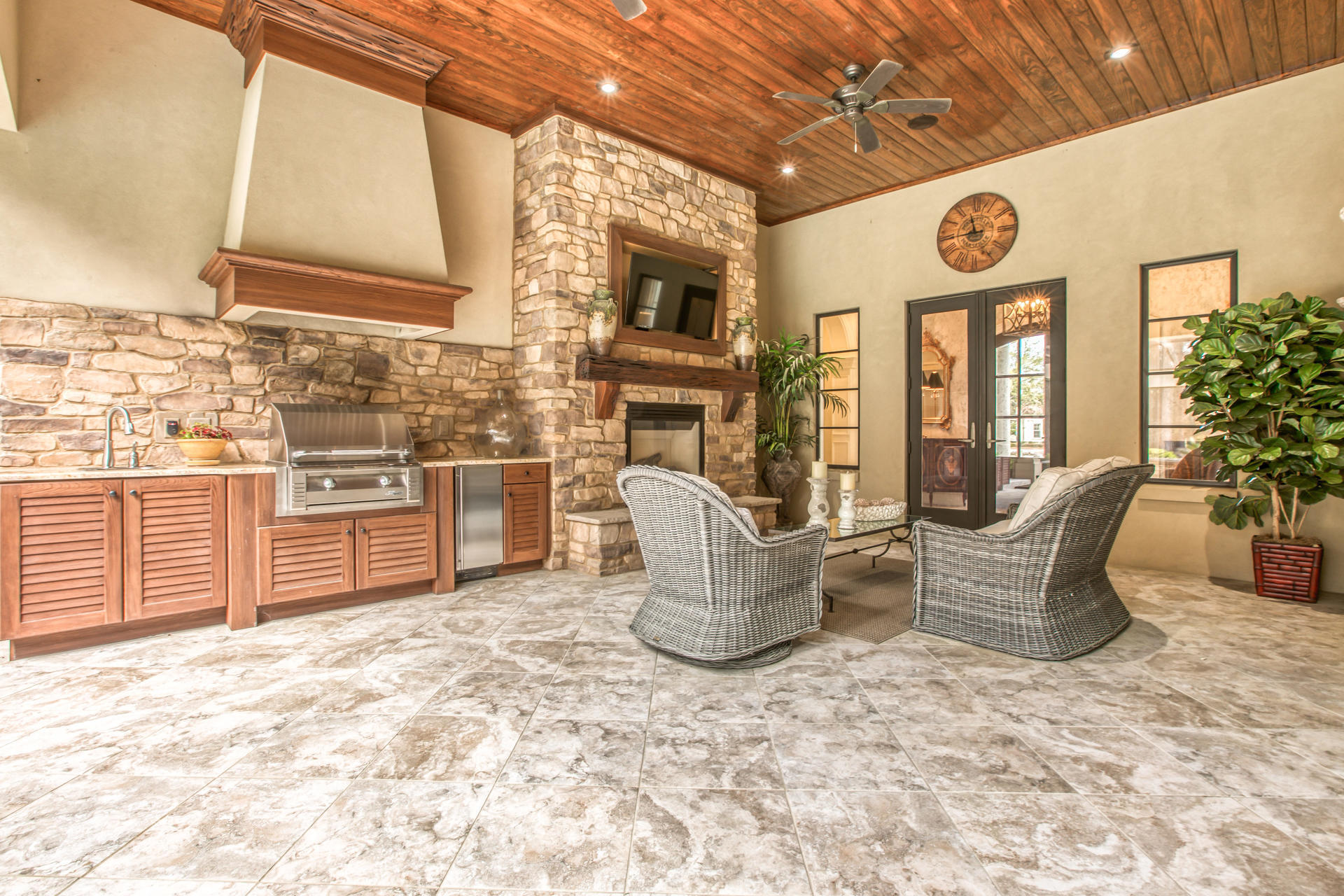BURNT PINE EAST - Residential