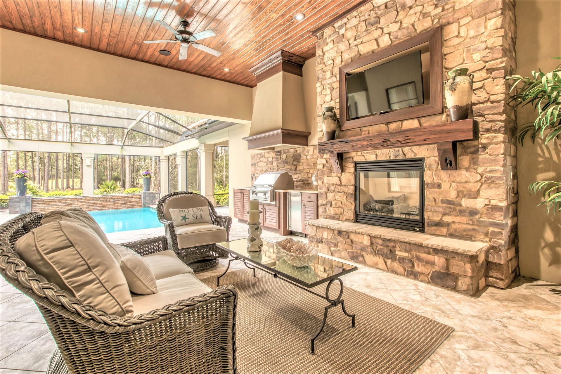 BURNT PINE EAST - Residential