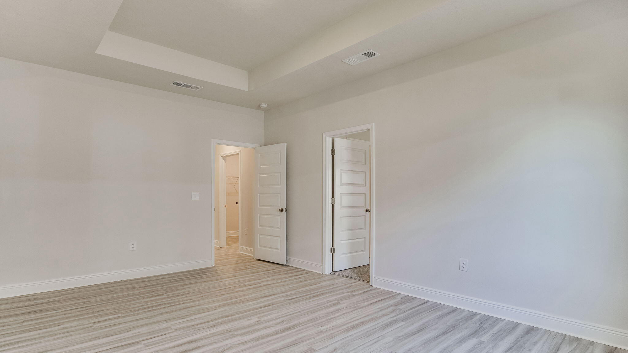 Roman Oaks - Residential