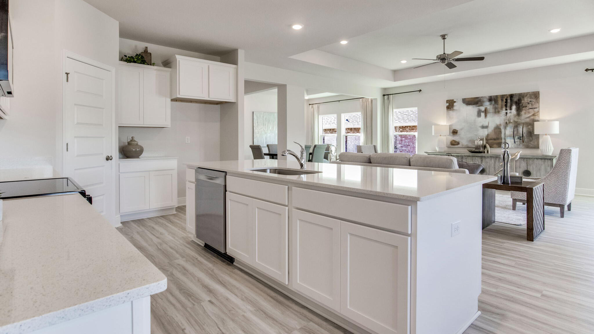Roman Oaks - Residential