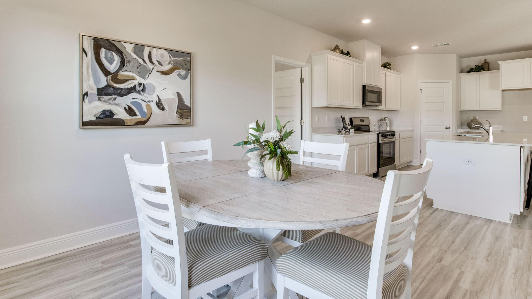 Roman Oaks - Residential