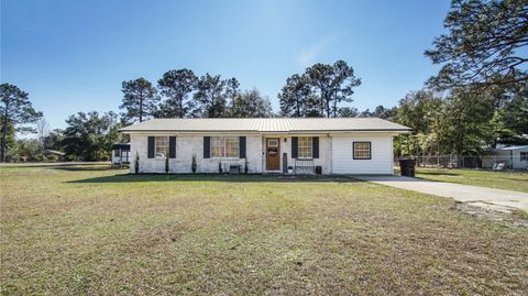 A home in DeFuniak Springs