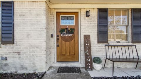 A home in DeFuniak Springs