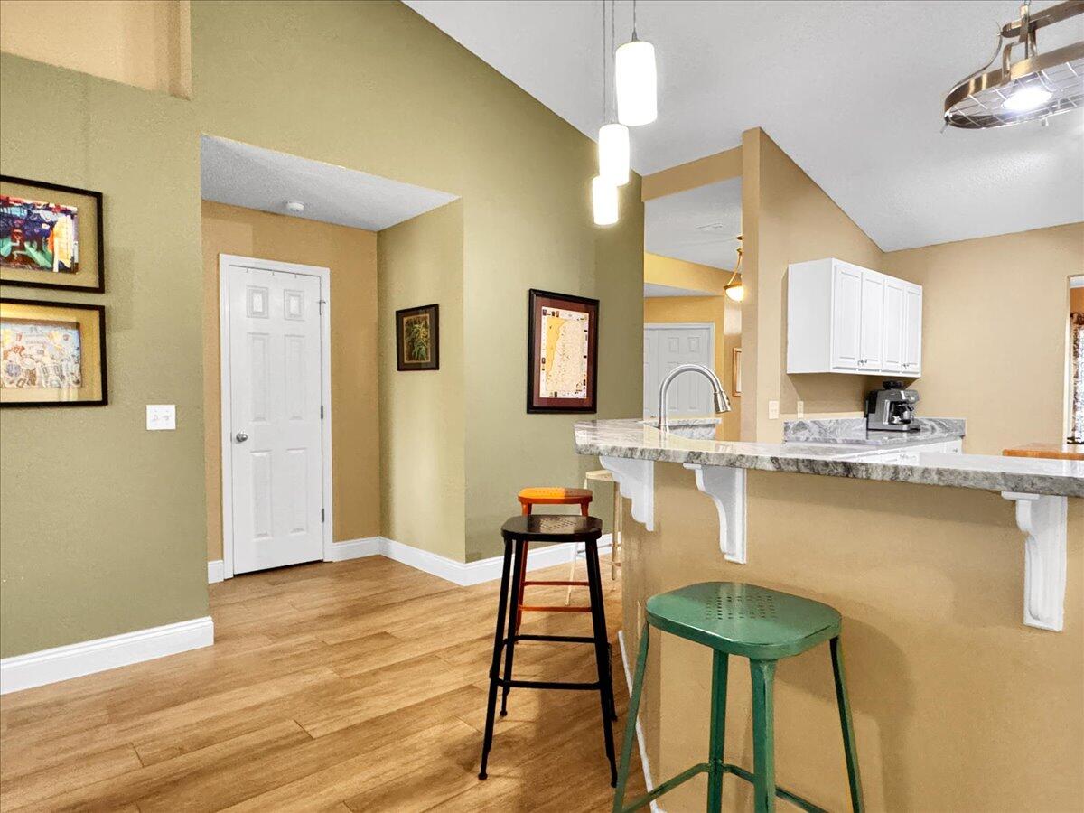 HOLLEY BY THE SEA - Residential