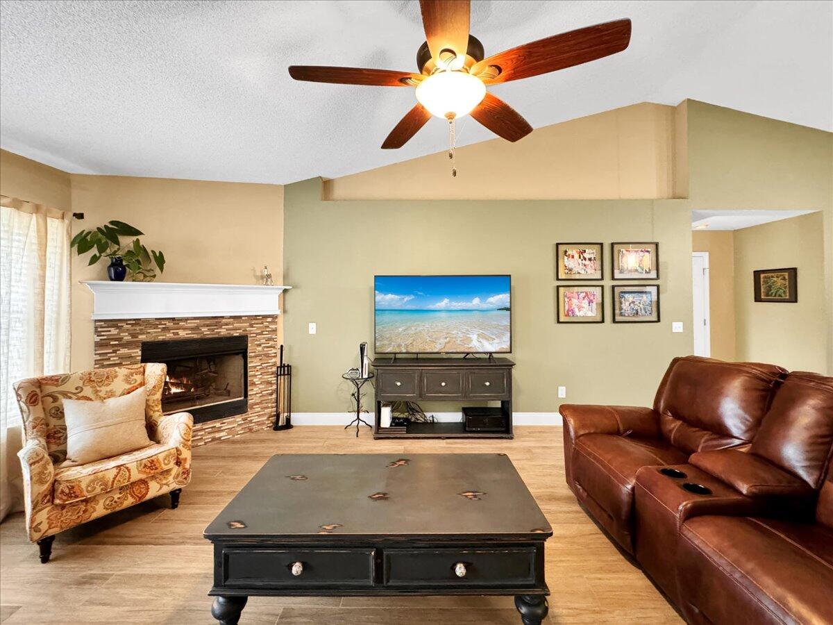 HOLLEY BY THE SEA - Residential