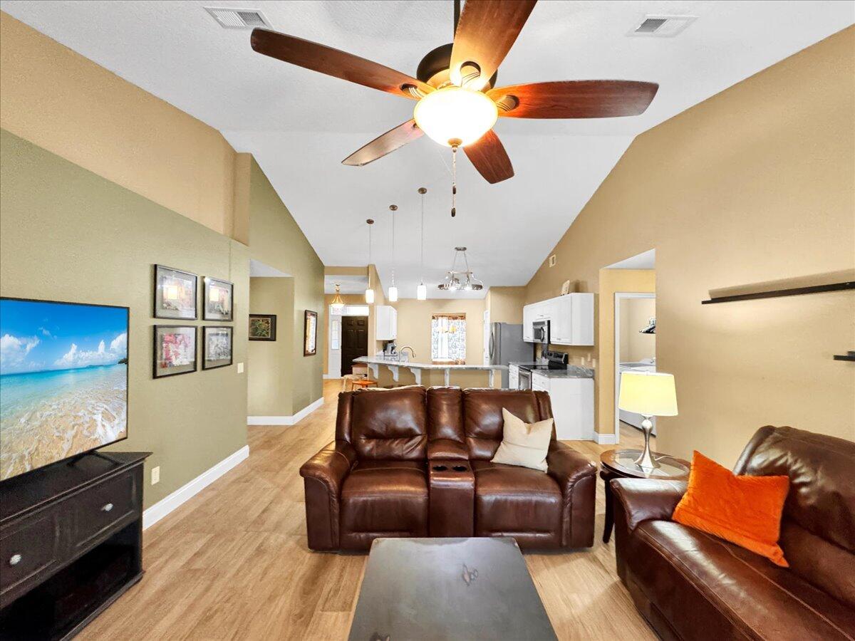 HOLLEY BY THE SEA - Residential