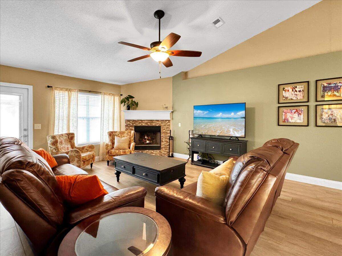 HOLLEY BY THE SEA - Residential