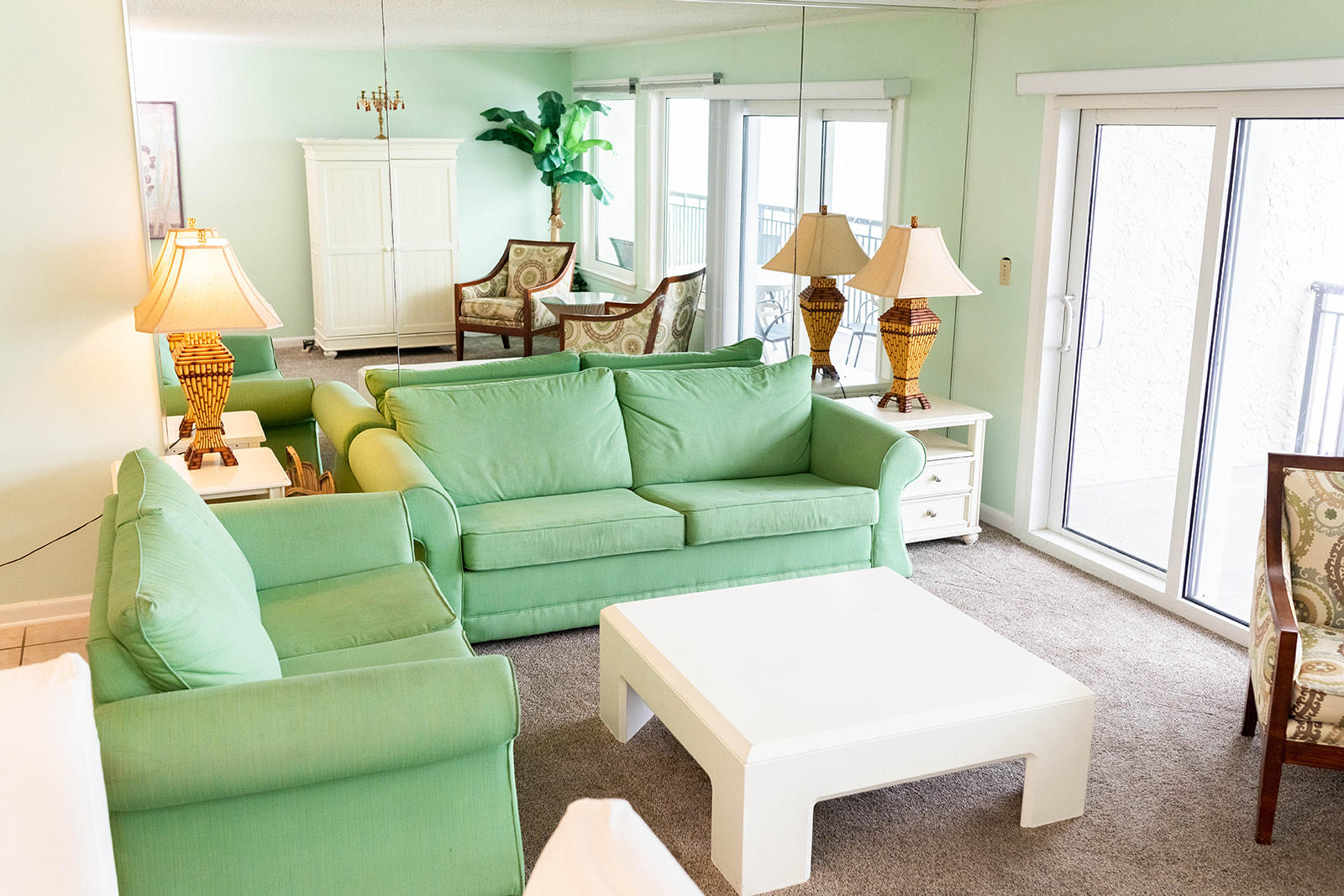 ISLAND ECHOS CONDO - Residential