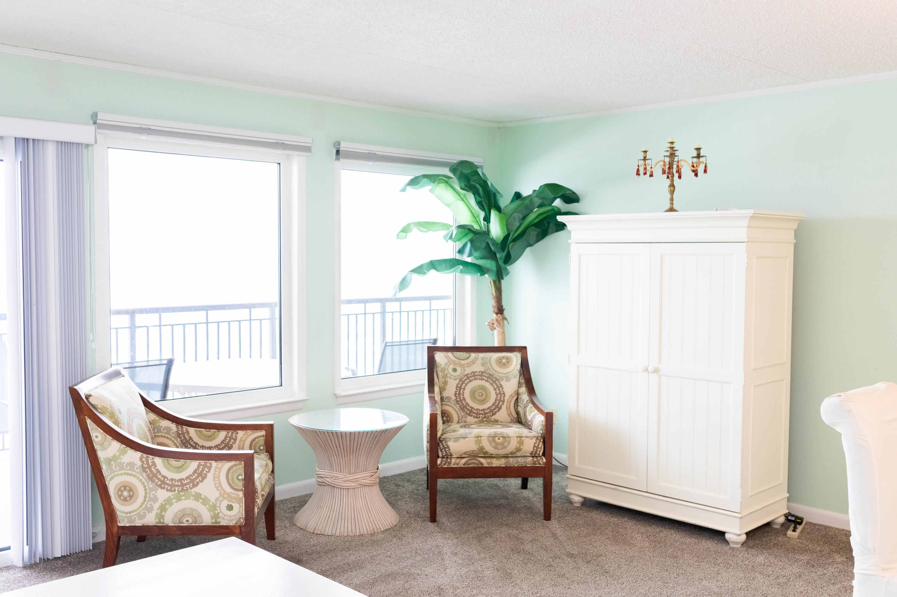 ISLAND ECHOS CONDO - Residential