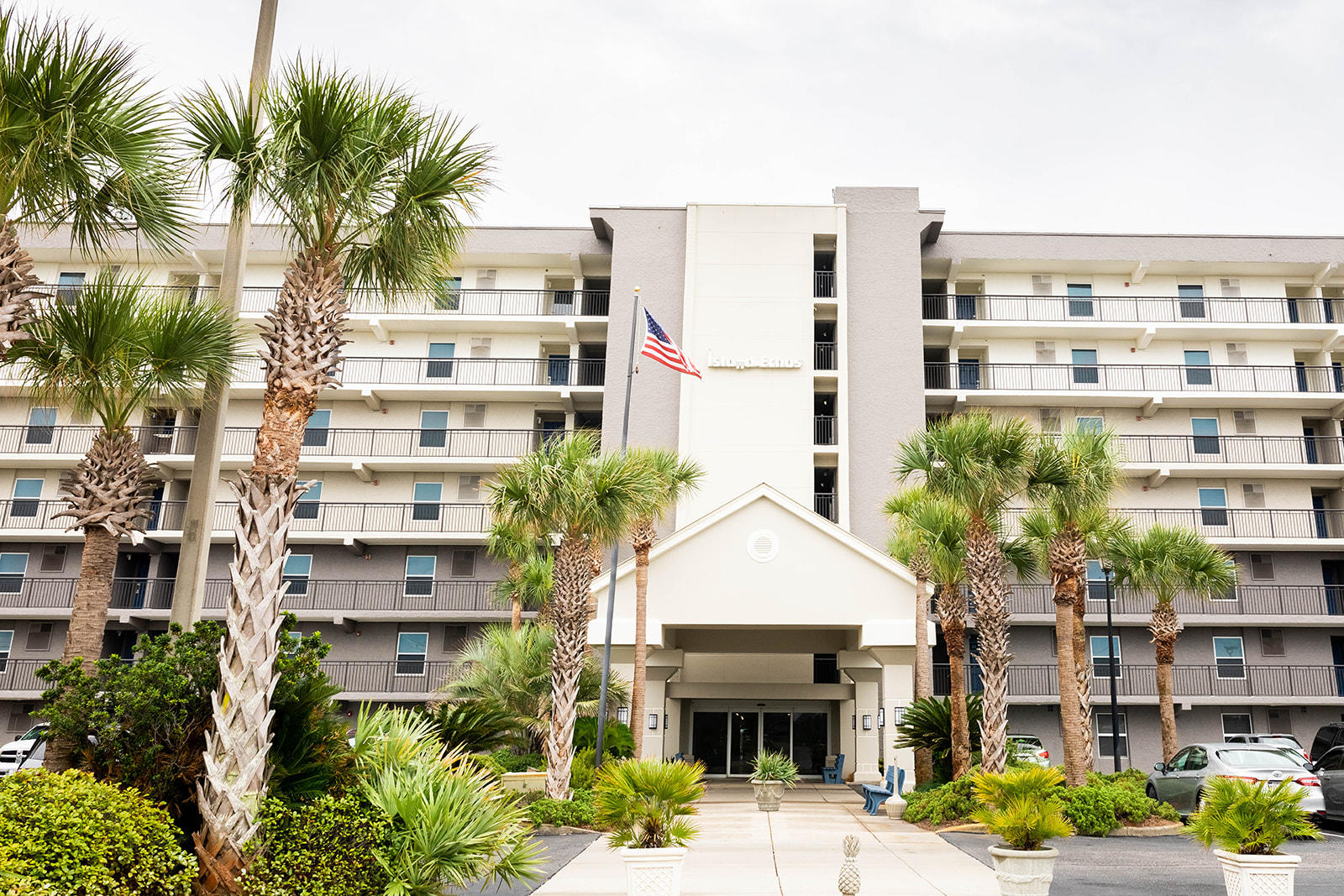 ISLAND ECHOS CONDO - Residential