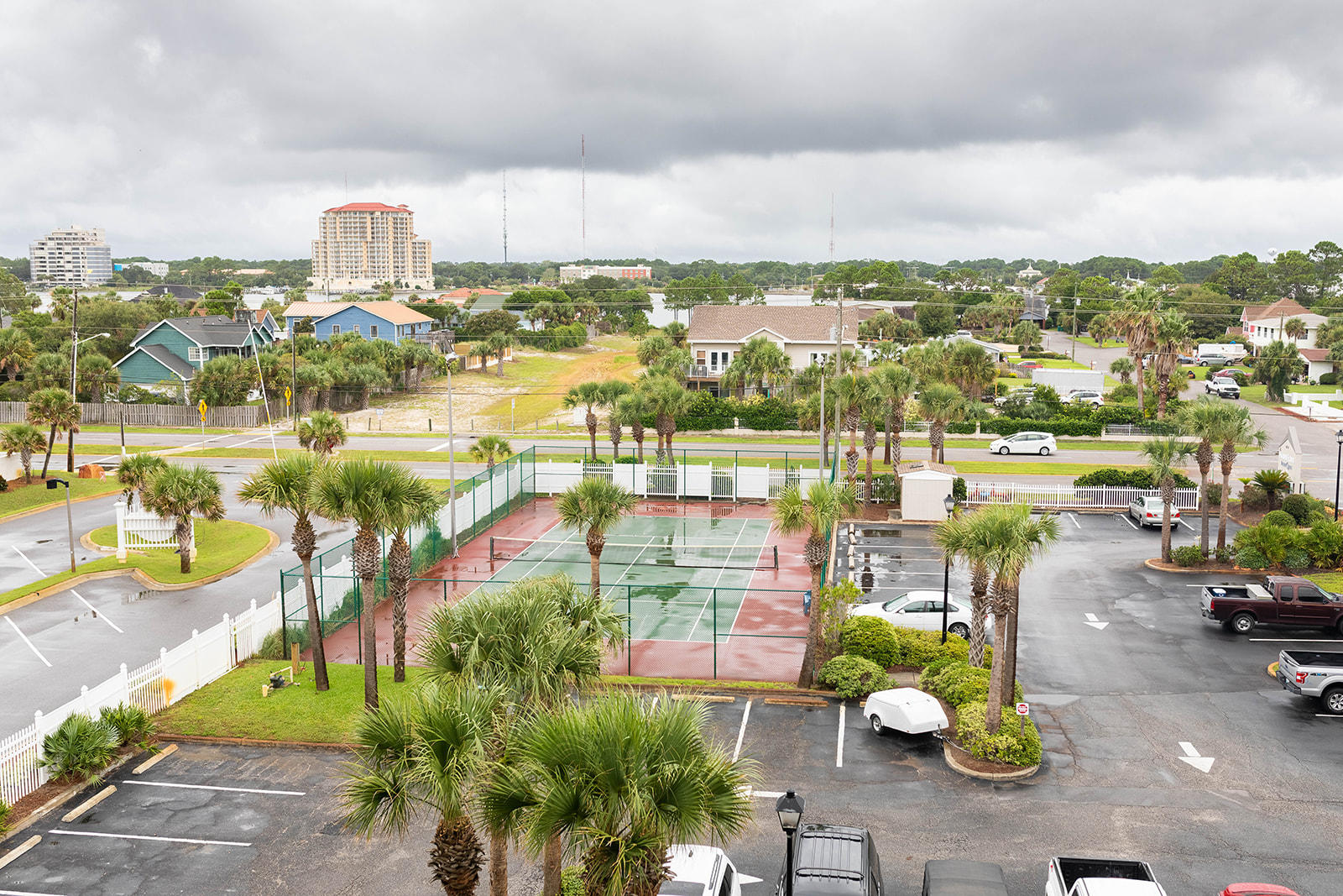 ISLAND ECHOS CONDO - Residential