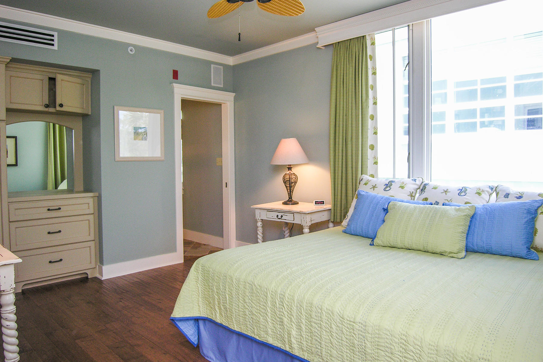 Six Palms - Residential