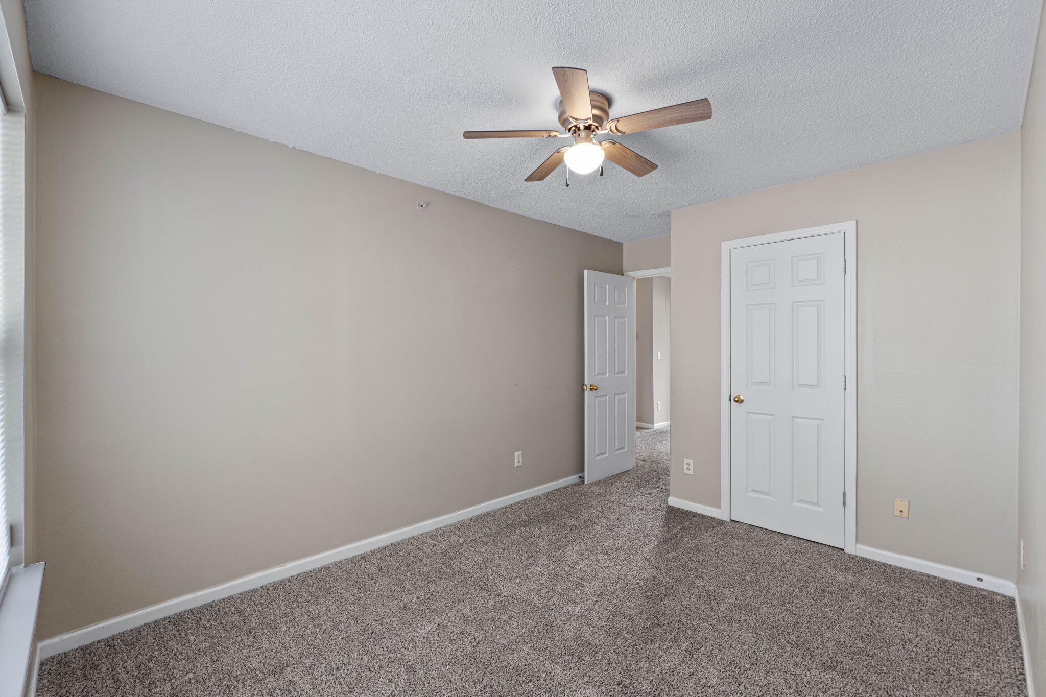 ROLLING PINES - Residential Lease