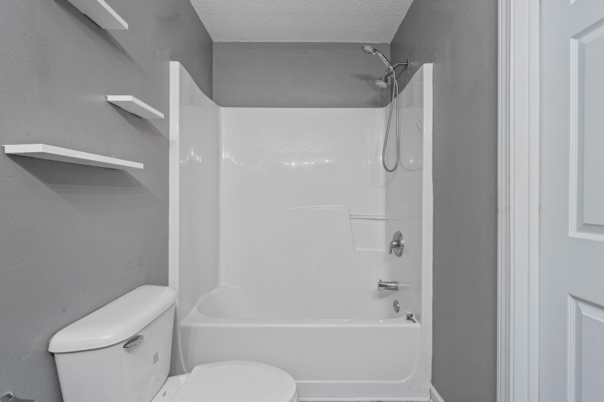 ROLLING PINES - Residential Lease