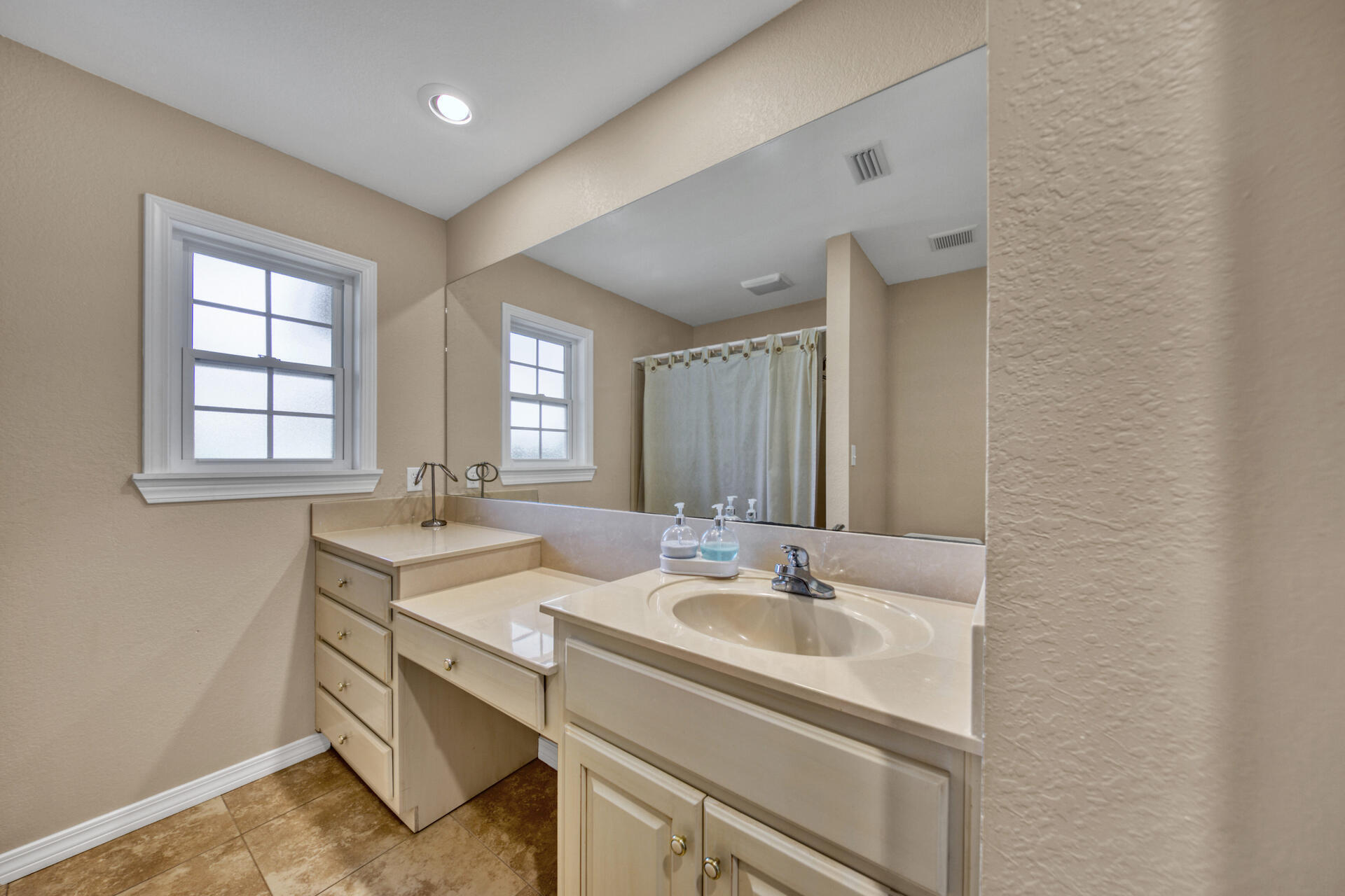 SO RANG 24 (242000.00) - Residential