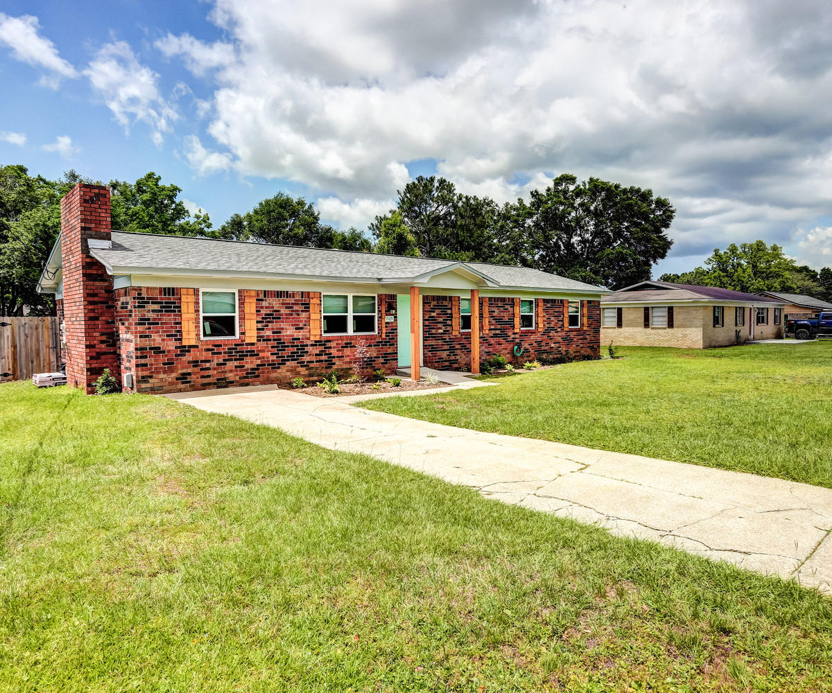 MYRTLE GROVE WEST - Residential