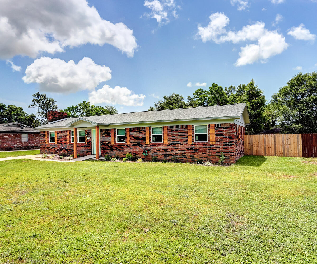 MYRTLE GROVE WEST - Residential