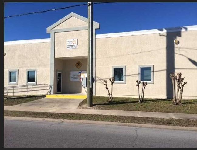 15,000 SF Office space at the major intersection of 15th Street (Hwy 98) and Blake Ave, space available Jan 1 , 2022, Children's Advocacy will vacate jan 1, high traffic large parking area