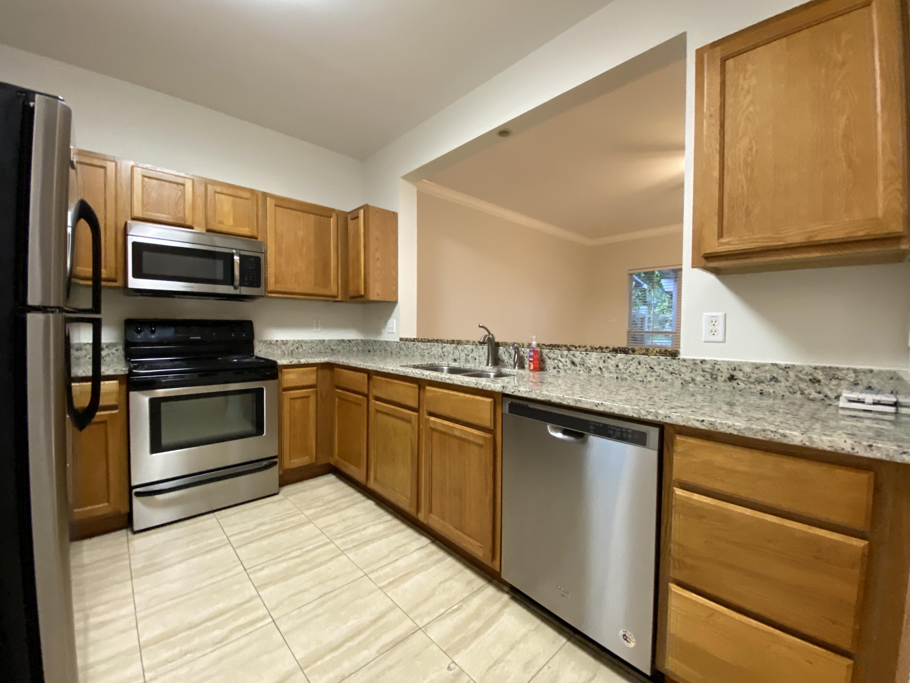 TWIN LAKES TOWNHOMES PH 2 - Residential Lease