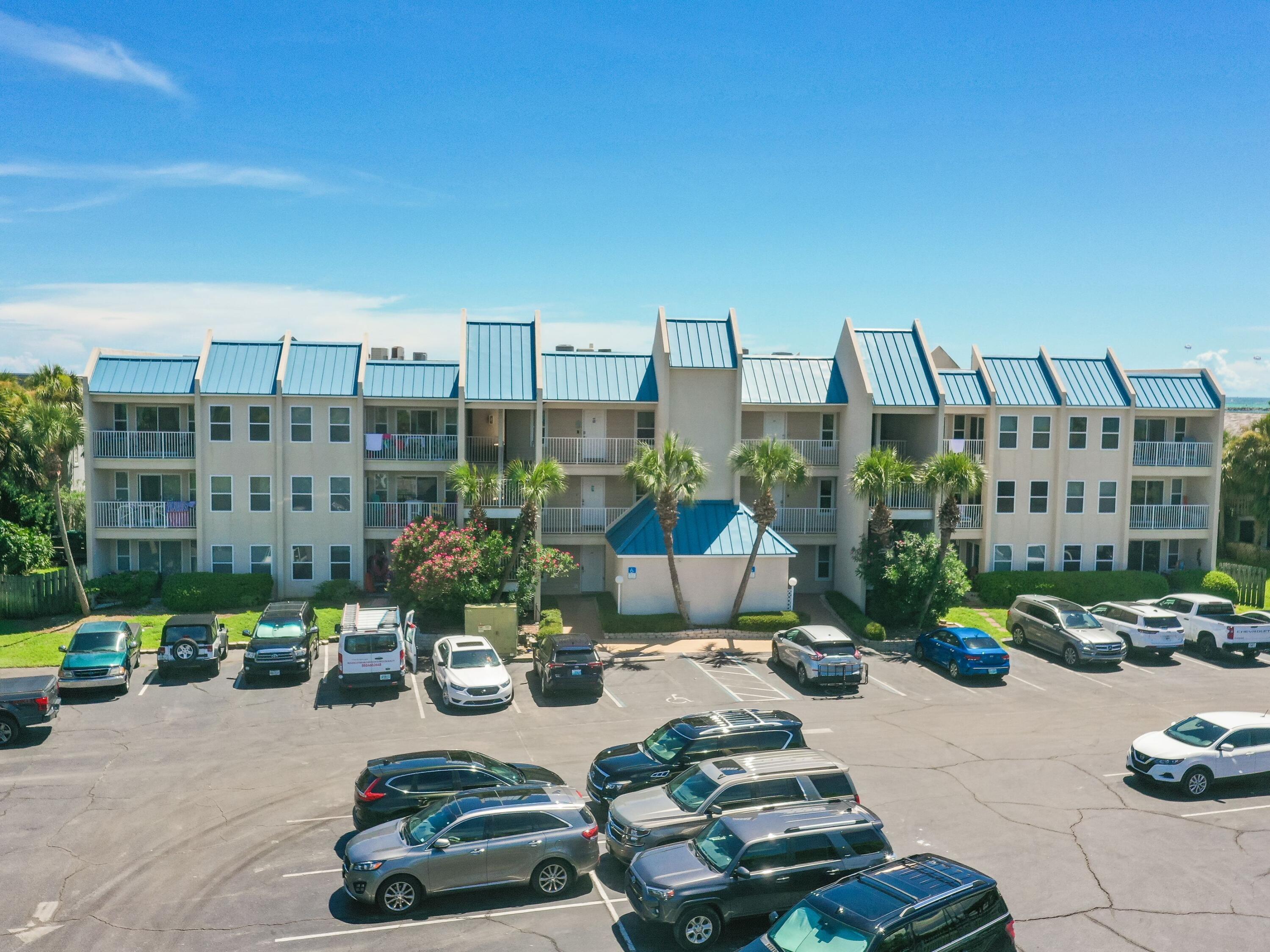 POOLSIDE VILLAS CONDO - Residential