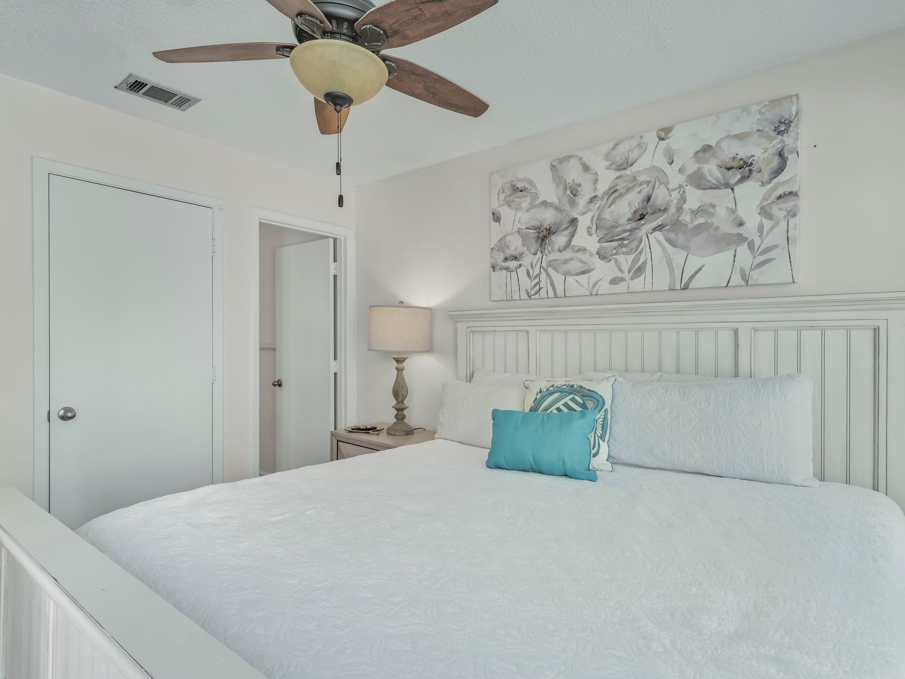 POOLSIDE VILLAS CONDO - Residential