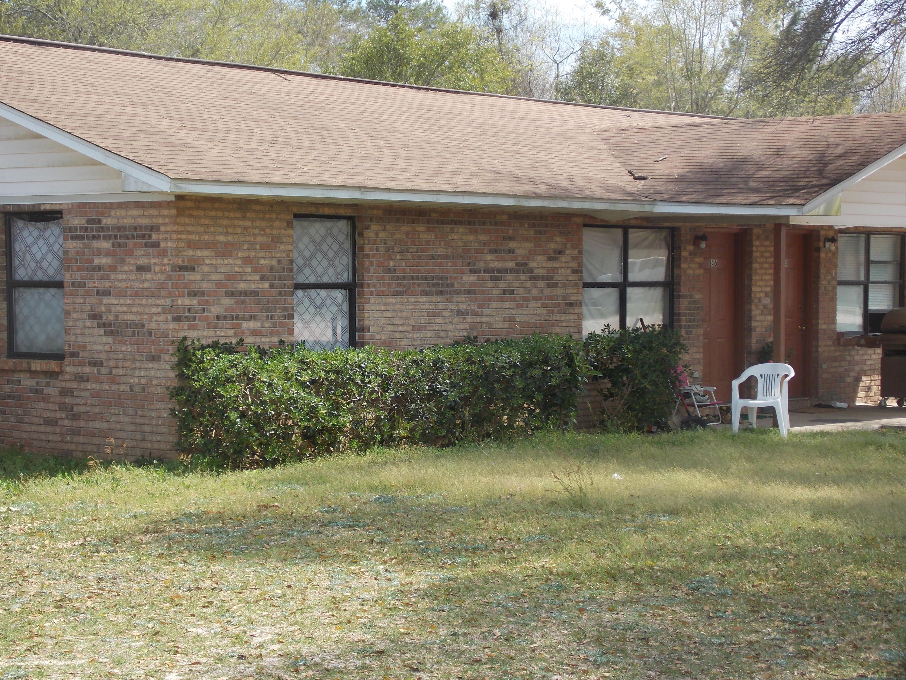 Solid built 3br 1ba(per side)duplex with a great rental history. One of the units is still undergoing remodel, which is the reason for the price. A great opportunity to invest in Real Estate for a minimal price!