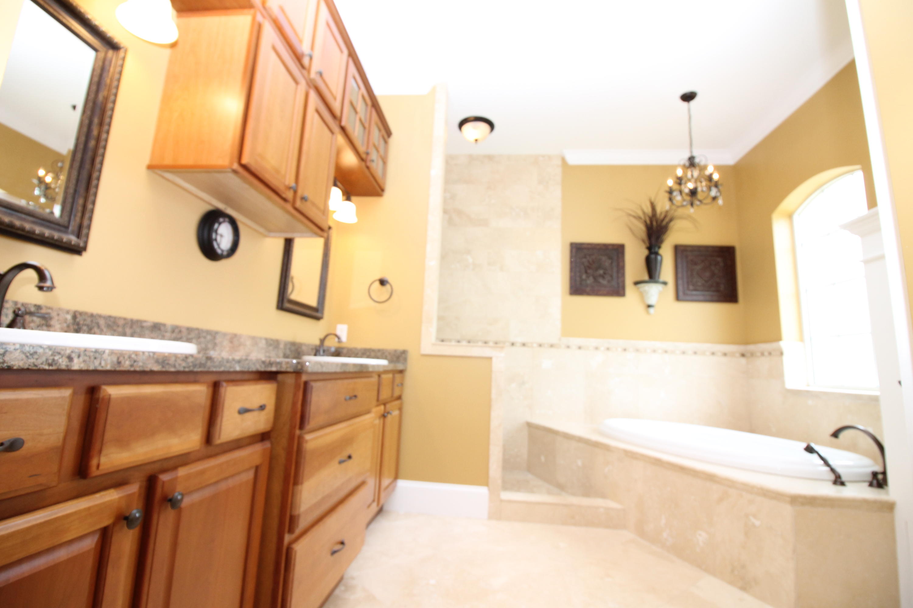 Kirkland Manor - Residential