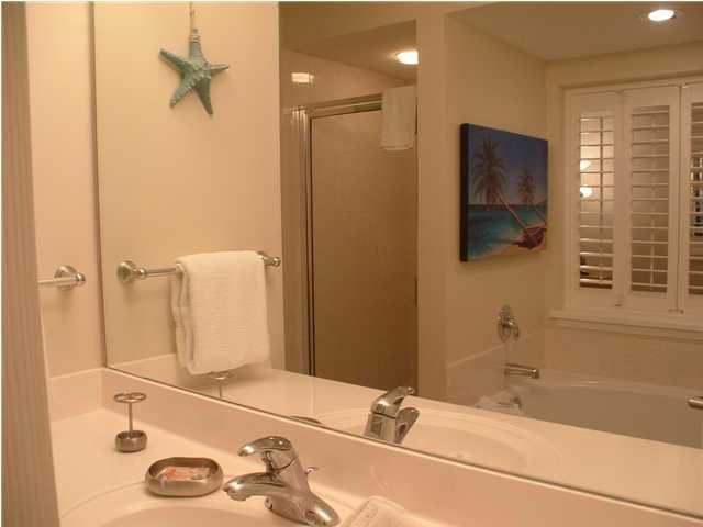 DESTIN WEST GULFSIDE VILLAS - Residential