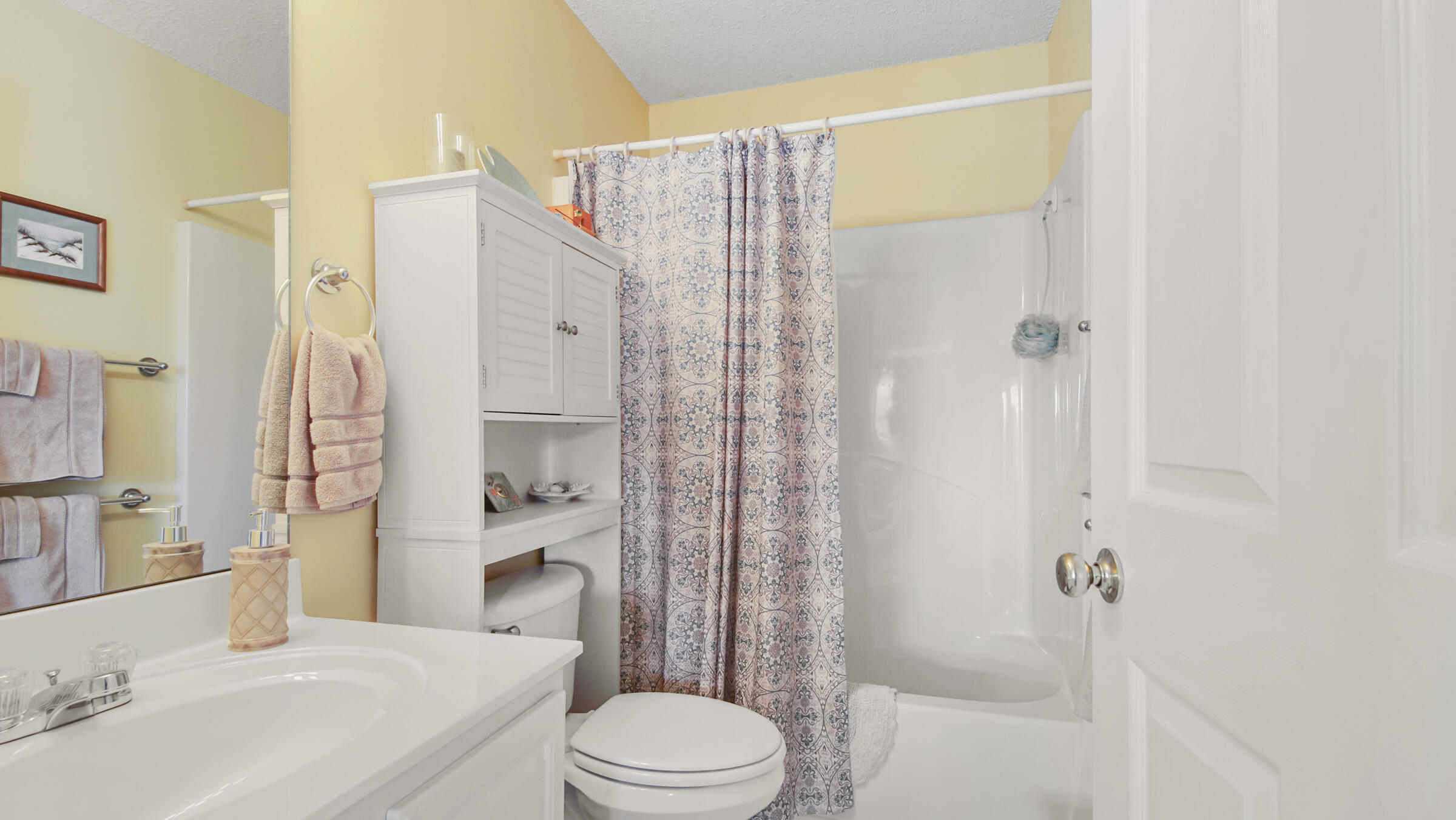 CRYSTAL VILLAGE 2 CONDO PH 2 - Residential