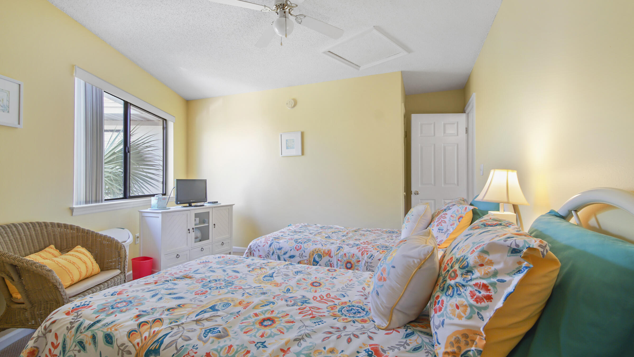 CRYSTAL VILLAGE 2 CONDO PH 2 - Residential