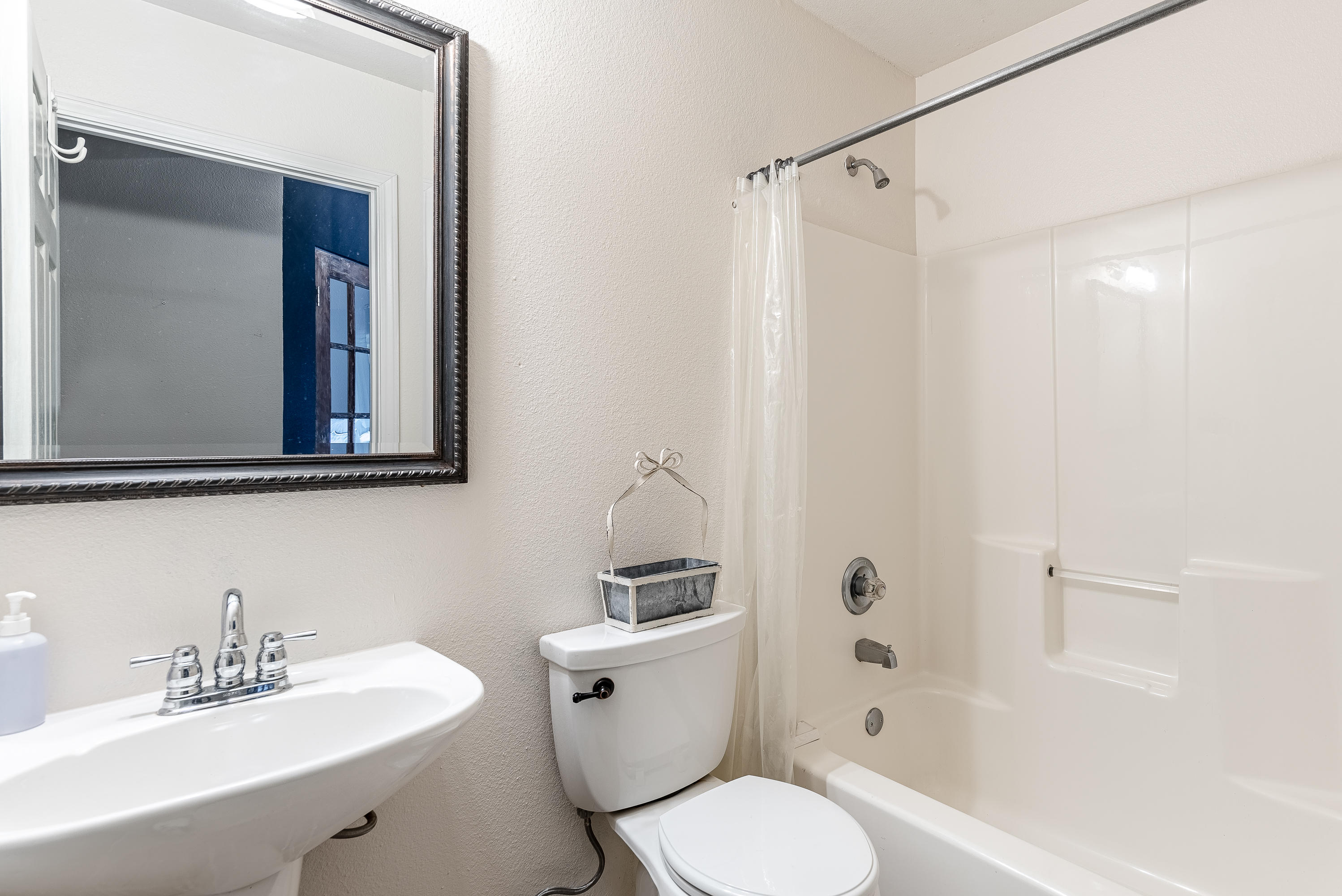 MAGNOLIA BEACH - Residential