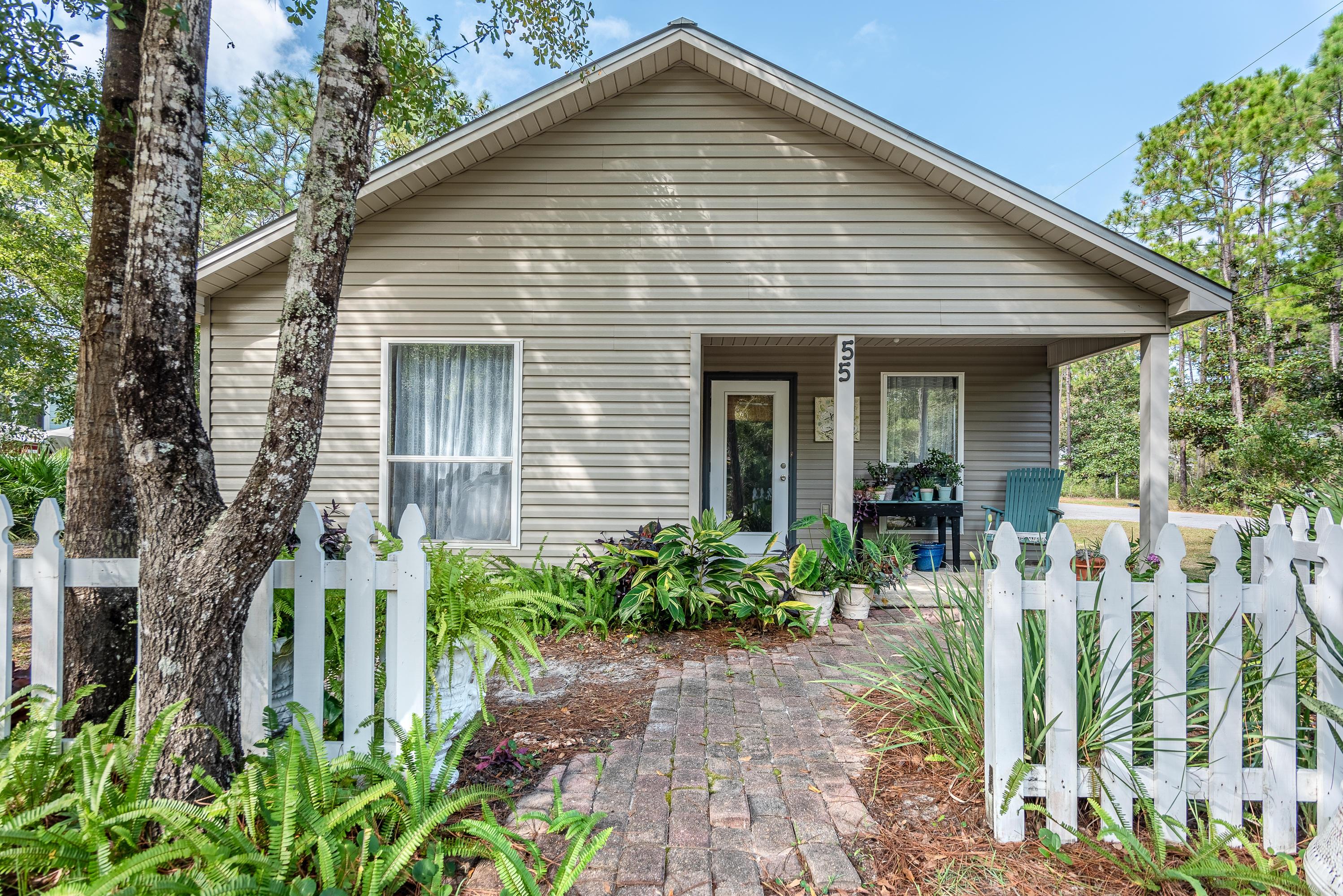 MAGNOLIA BEACH - Residential