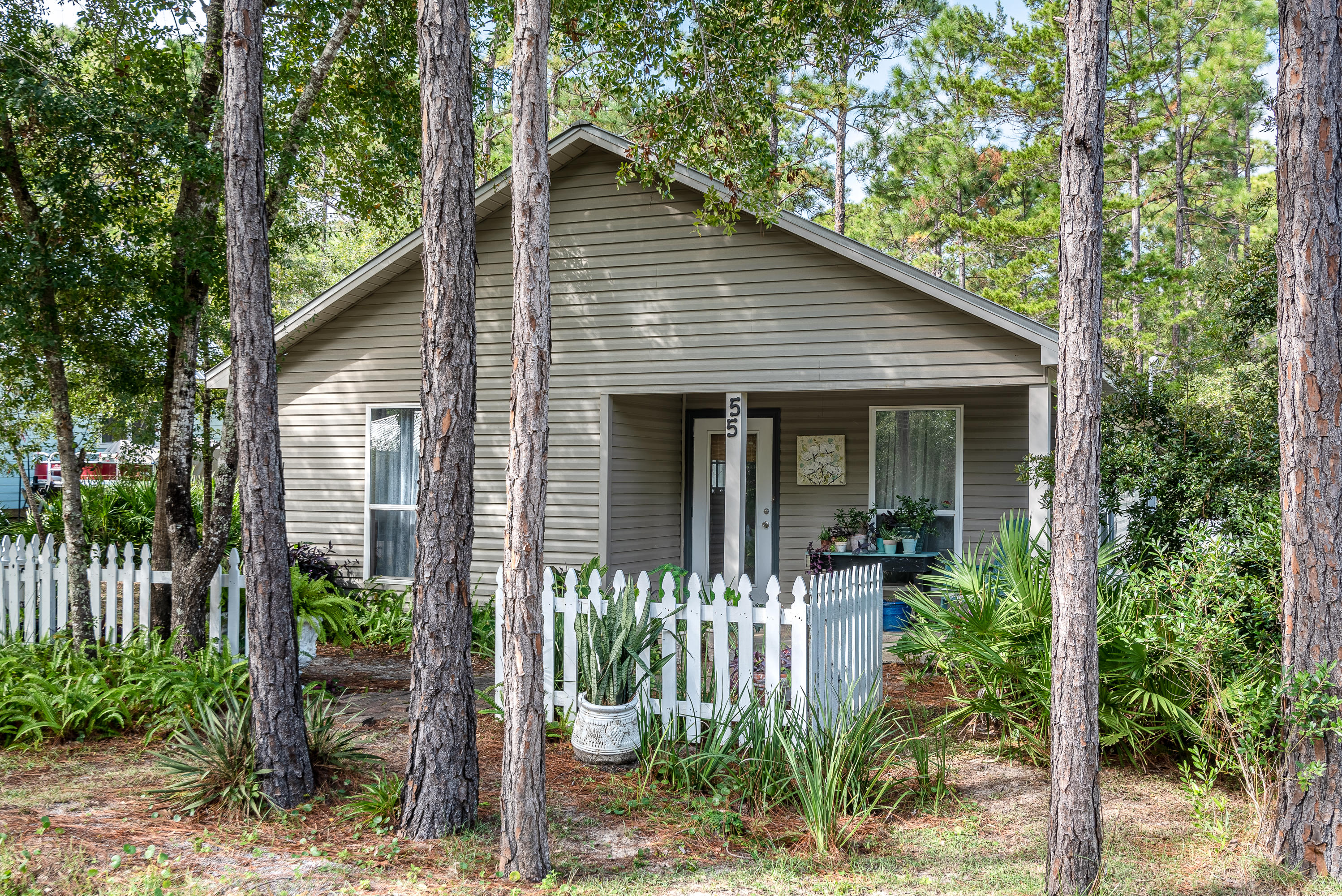 MAGNOLIA BEACH - Residential