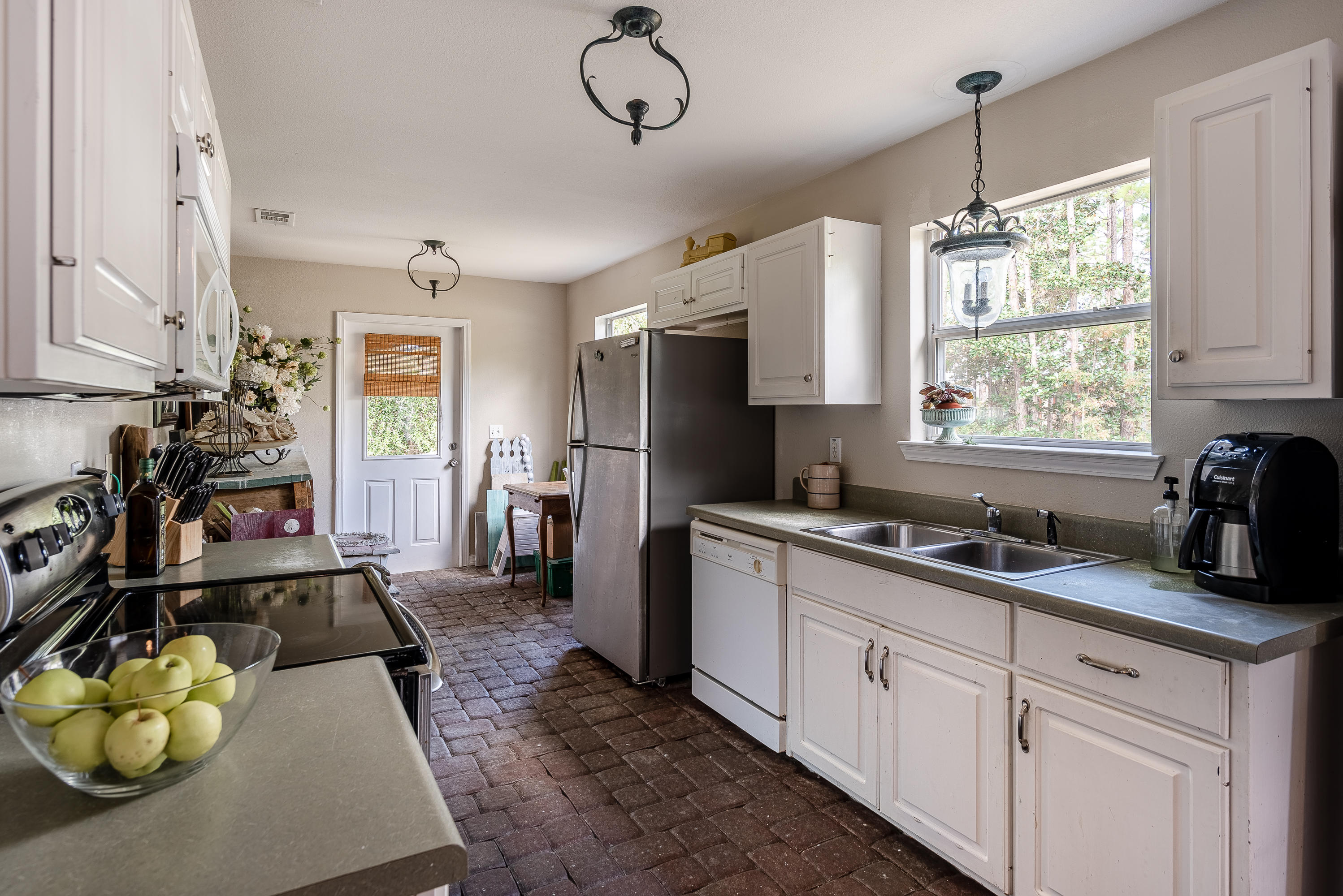 MAGNOLIA BEACH - Residential