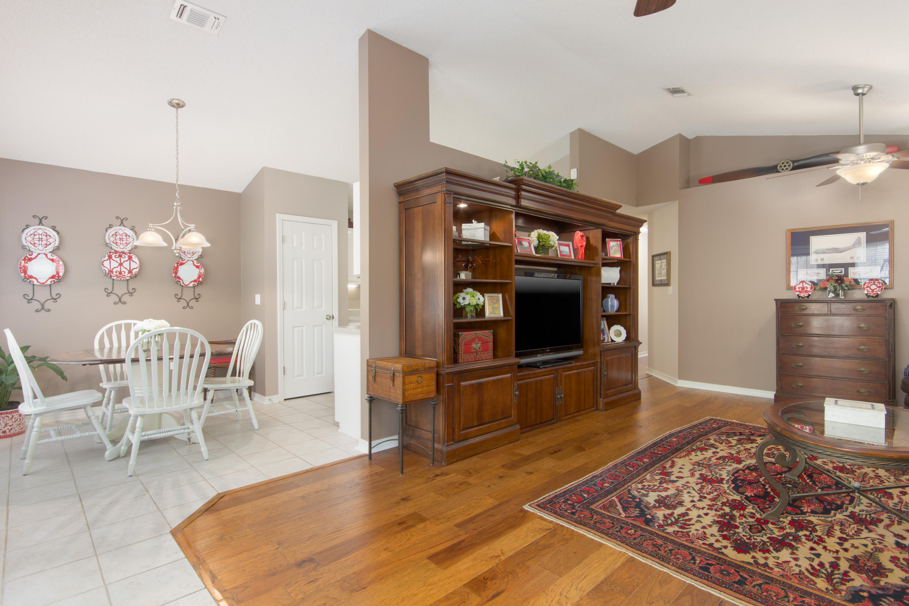 EMERALD VILLAGE S/D - Residential