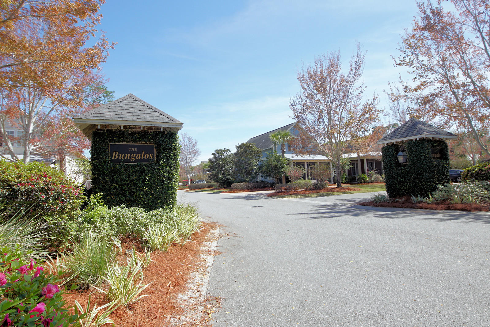 BUNGALOS AT SANDESTIN - Residential
